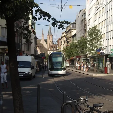 Apartment Bucer Parking *